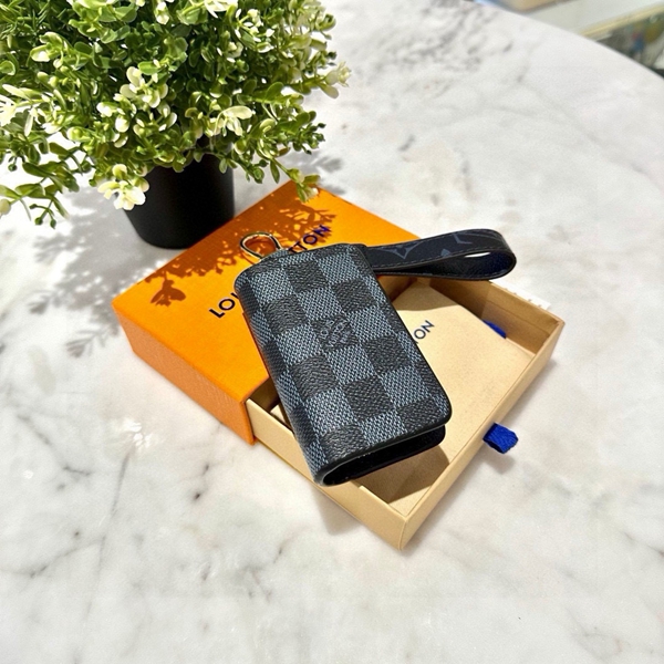 ブランドキーホルダー背面デザイン